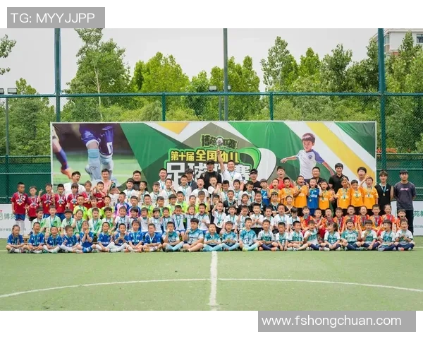 《从街头到绿茵场足球少年逆袭路》